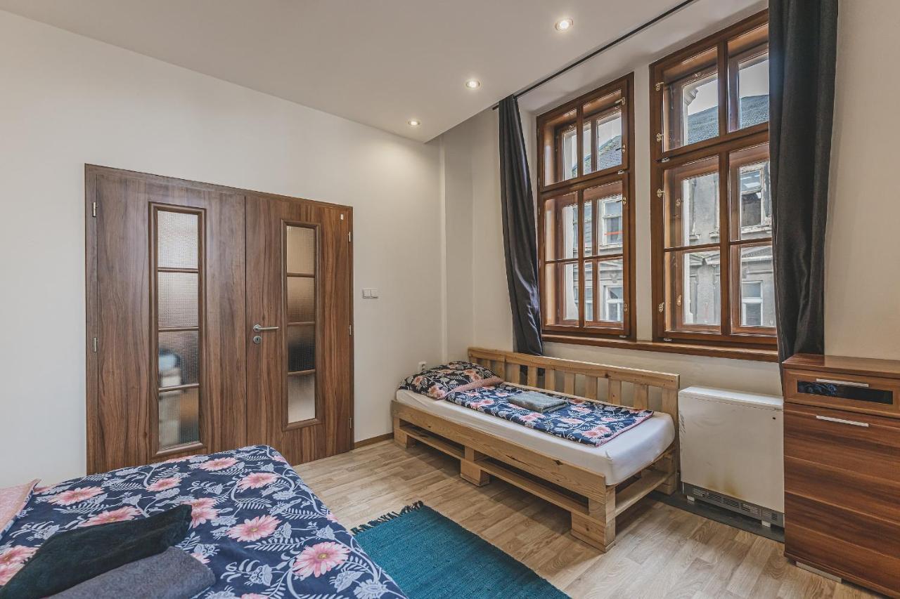 Carolina'S Central Apartment Hradec Králové Kültér fotó